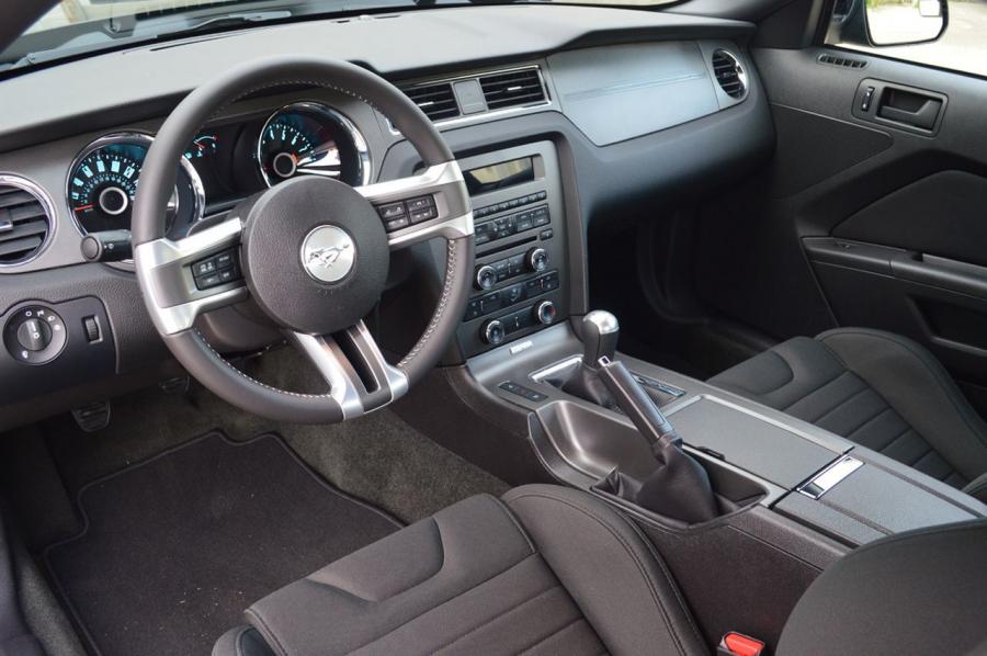  Ford Mustang GT 2014 года  (фото 12 из 27)